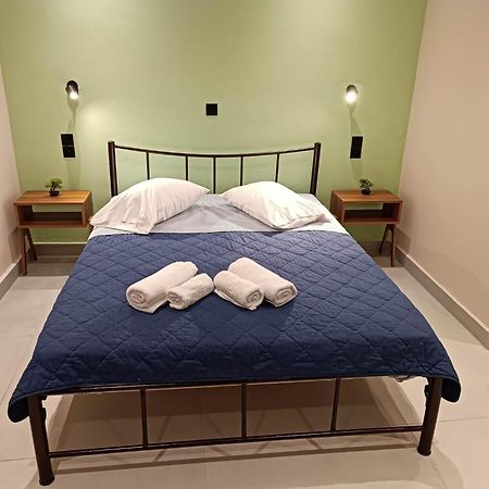 Newly Renovated Apartment Next To The Port Mantouki 外观 照片