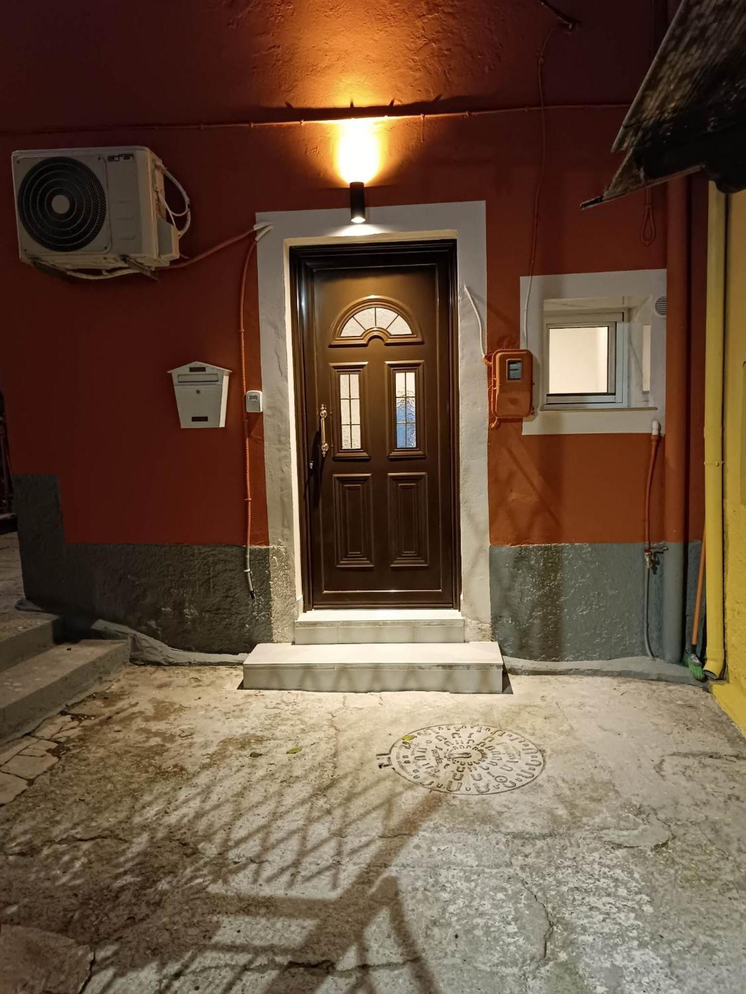Newly Renovated Apartment Next To The Port Mantouki 外观 照片
