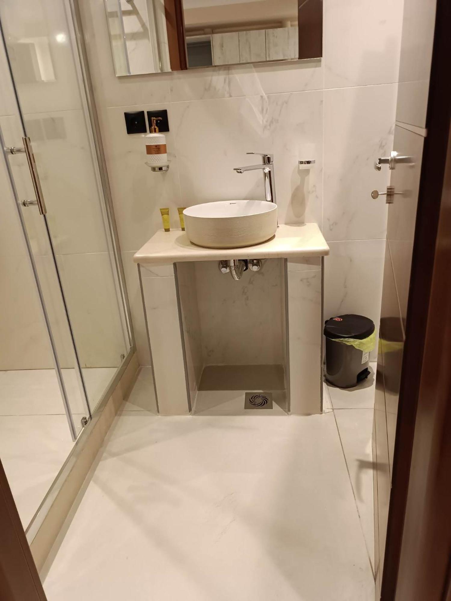 Newly Renovated Apartment Next To The Port Mantouki 外观 照片