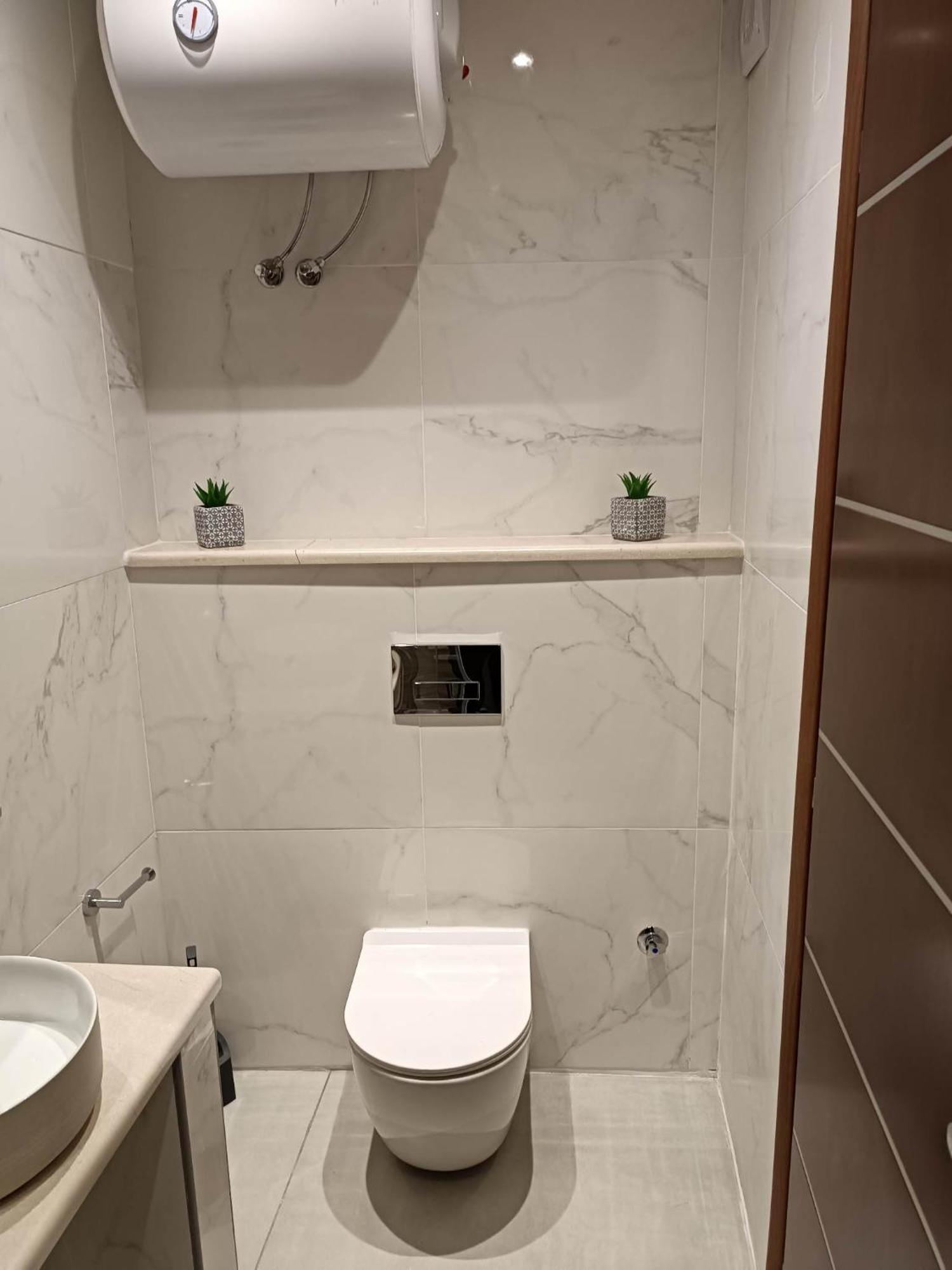 Newly Renovated Apartment Next To The Port Mantouki 外观 照片