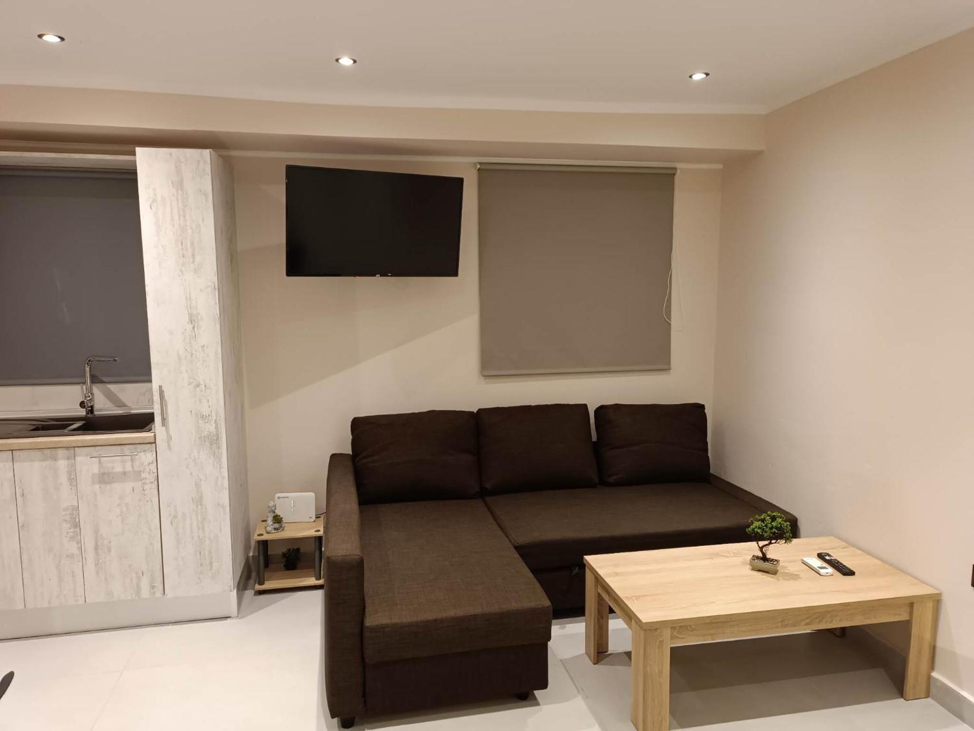 Newly Renovated Apartment Next To The Port Mantouki 外观 照片