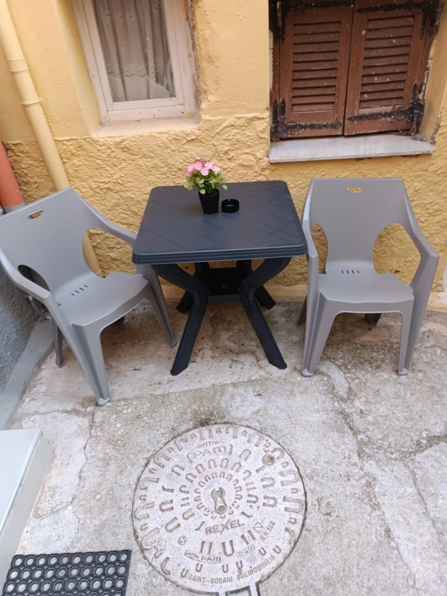 Newly Renovated Apartment Next To The Port Mantouki 外观 照片